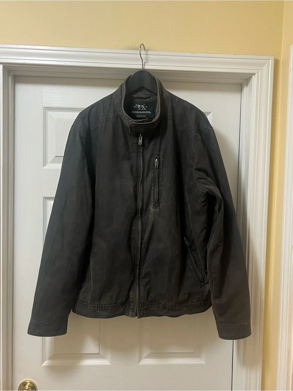 Rodd & Gunn classic zipper